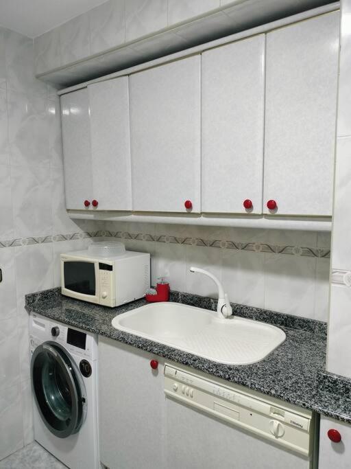 Apartamento Deluxe El Camino อัลกาลาเดเอนาเรส ภายนอก รูปภาพ