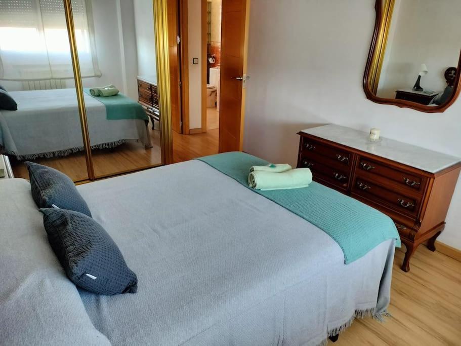 Apartamento Deluxe El Camino อัลกาลาเดเอนาเรส ภายนอก รูปภาพ